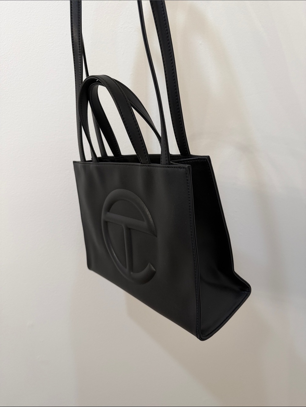 Telfar Shmedium - Picture 9 of 12